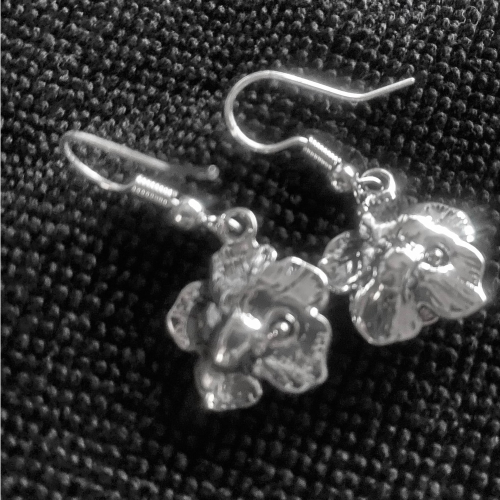 Calling all rose lovers rose statement silver necklace & smaller earrings set - Picture 6 of 7